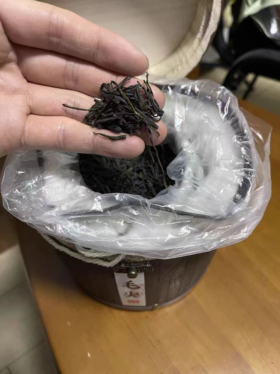 干净无杂质的茶