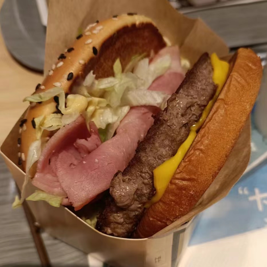 好吃的麦当劳培根安格斯厚牛堡