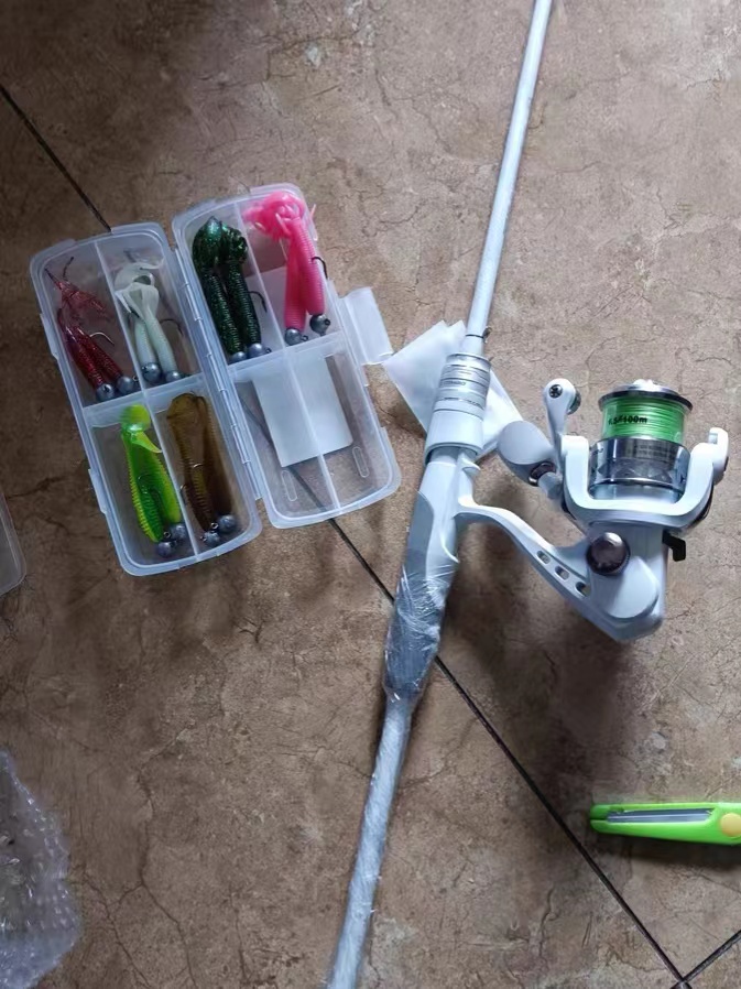 颜值比较高的一款路亚竿