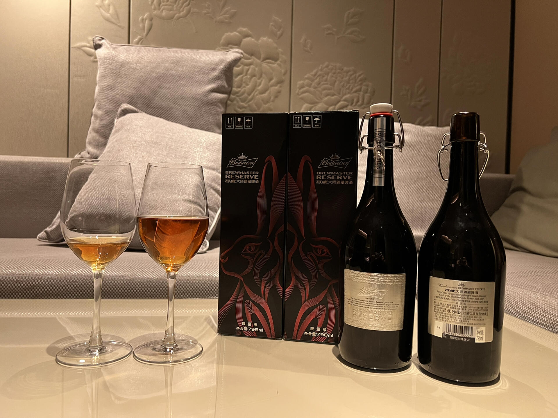 奢侈一把，买了百威大师臻藏啤酒