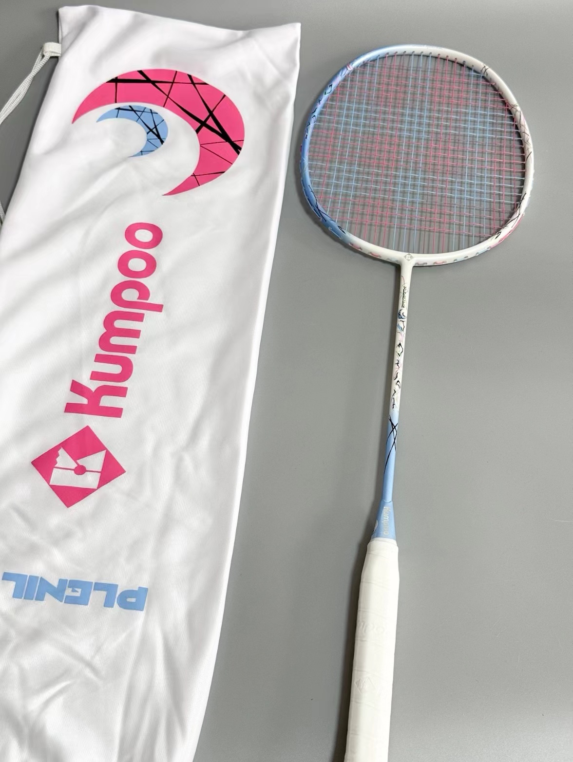 羽毛球拍还得选这种又好看又好打的