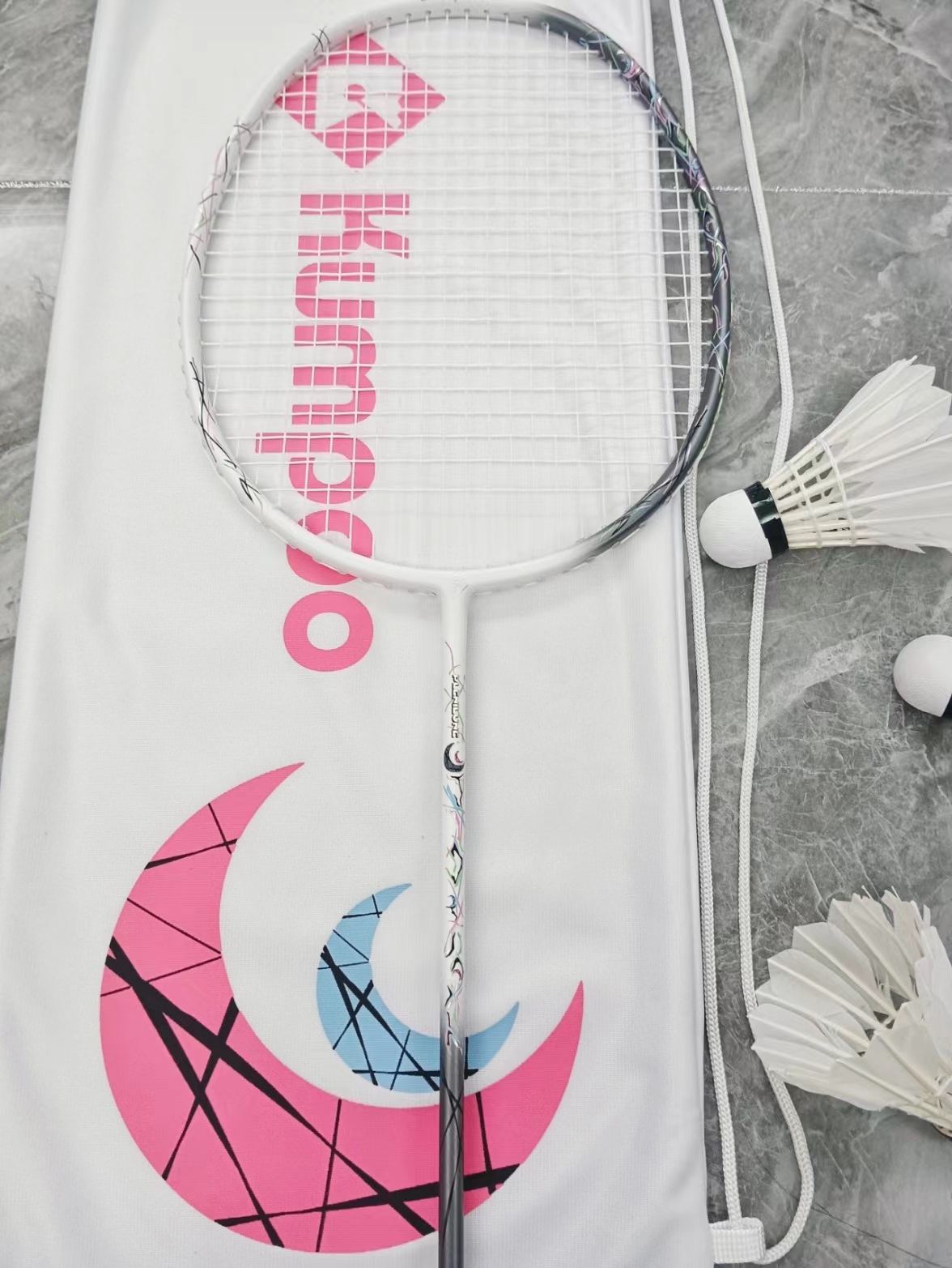 好看更好用的羽毛球拍