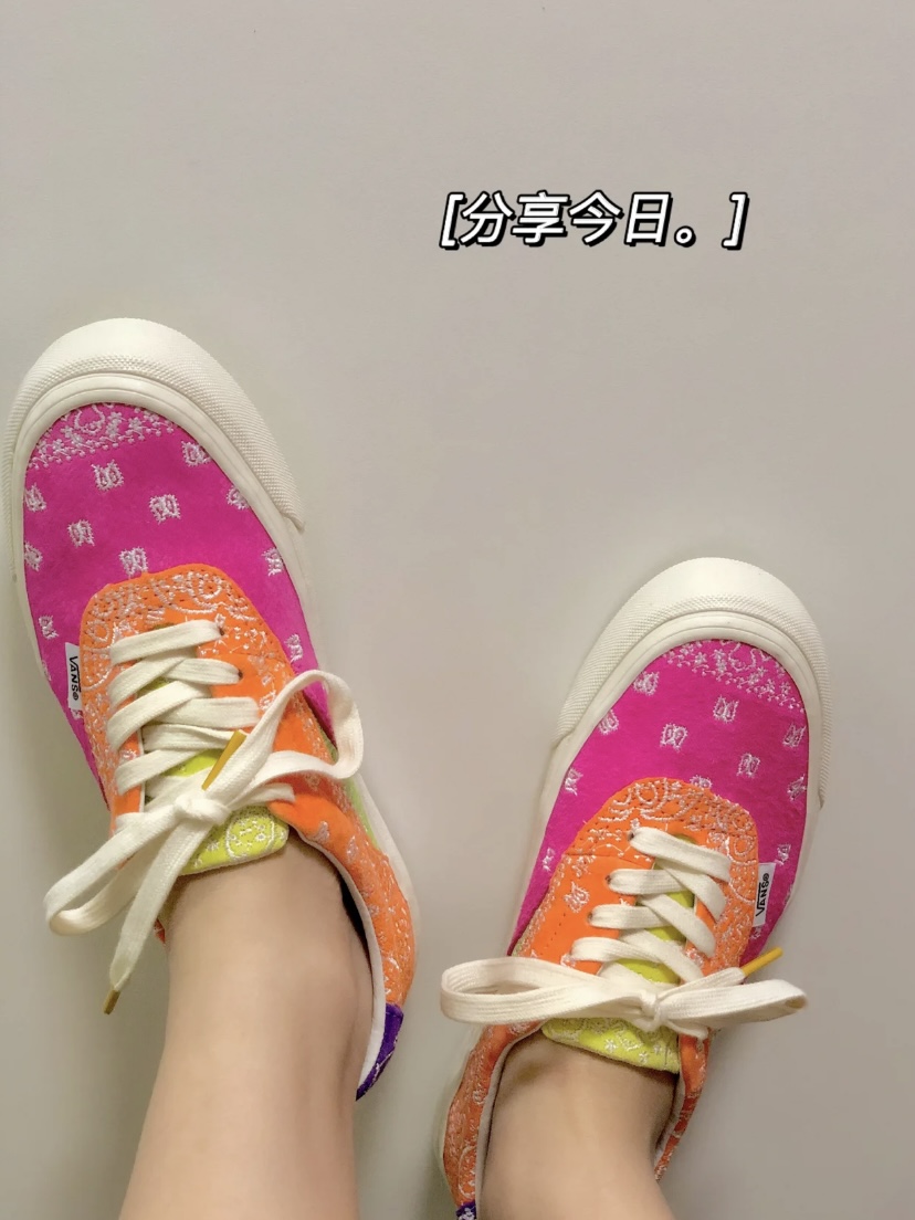 上脚真的好抢眼呀！！