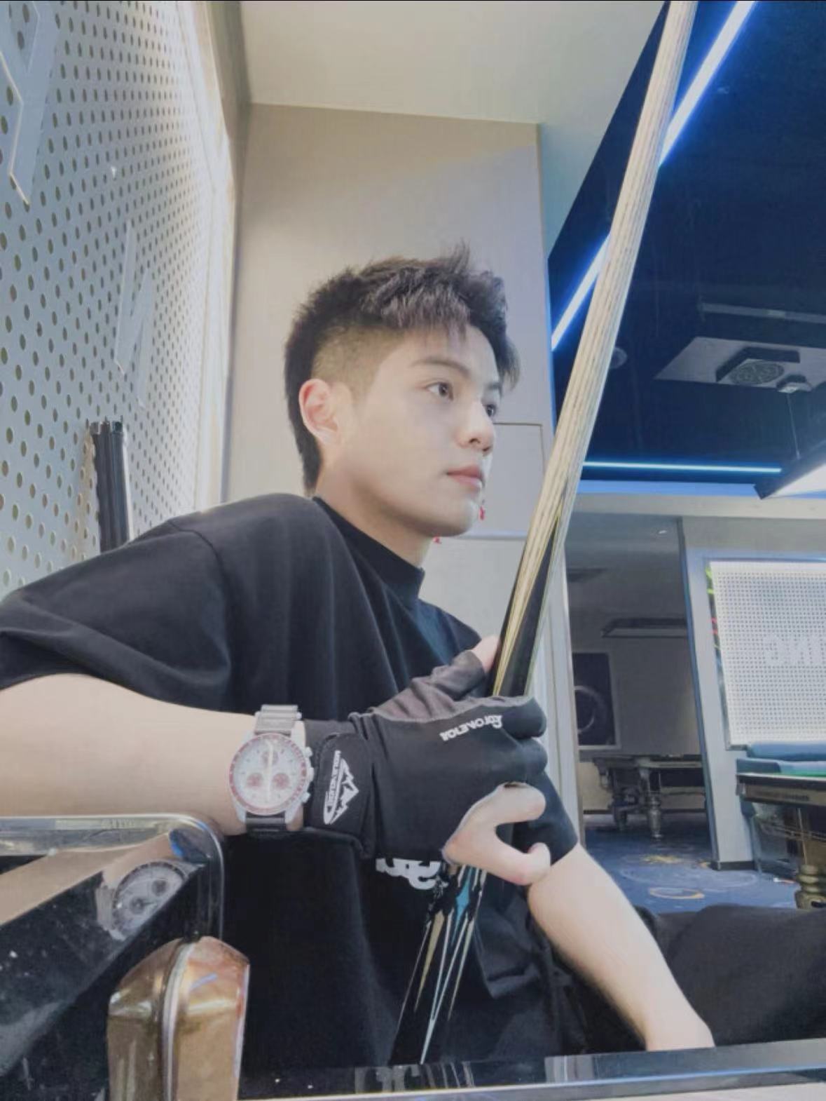这杆子还不够帅吗