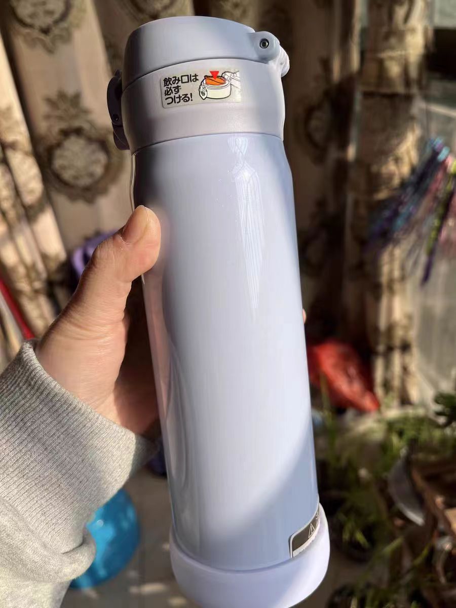 材质很好的膳魔师纯色保温杯