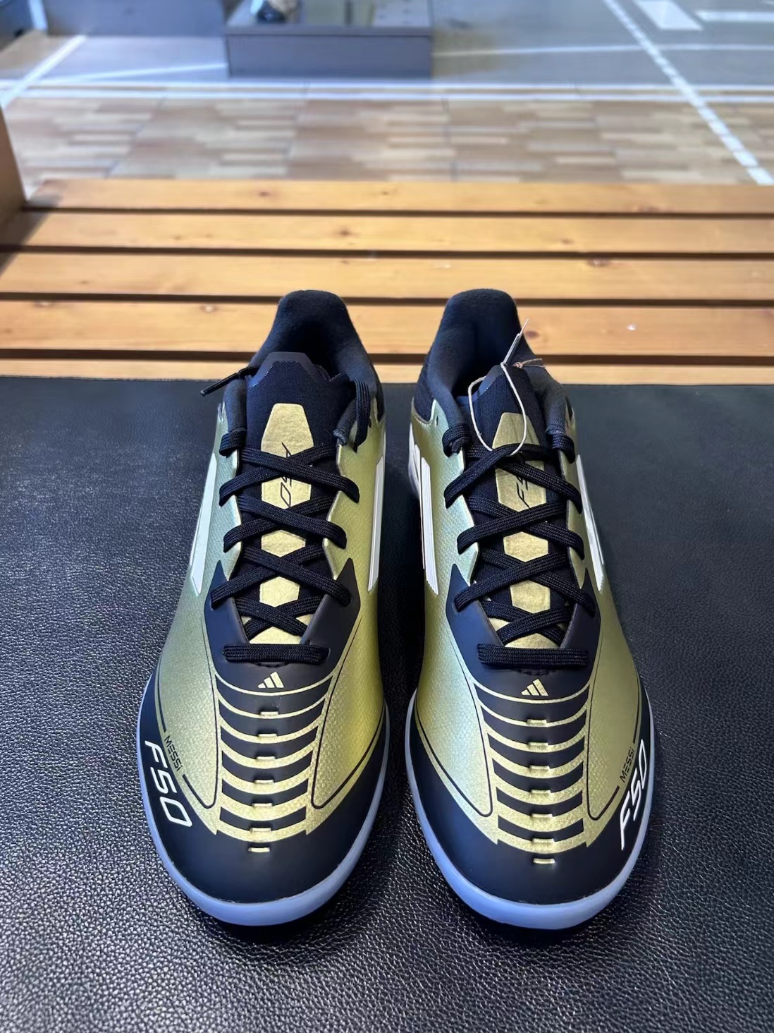 F50之MESSI专属战靴