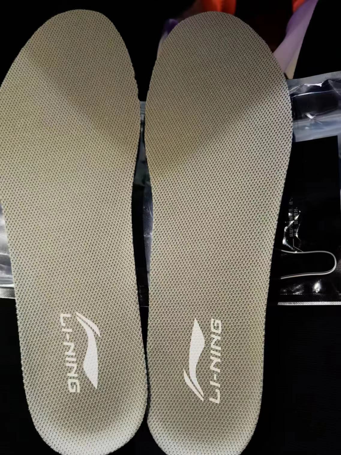 质地很好穿的一款鞋垫