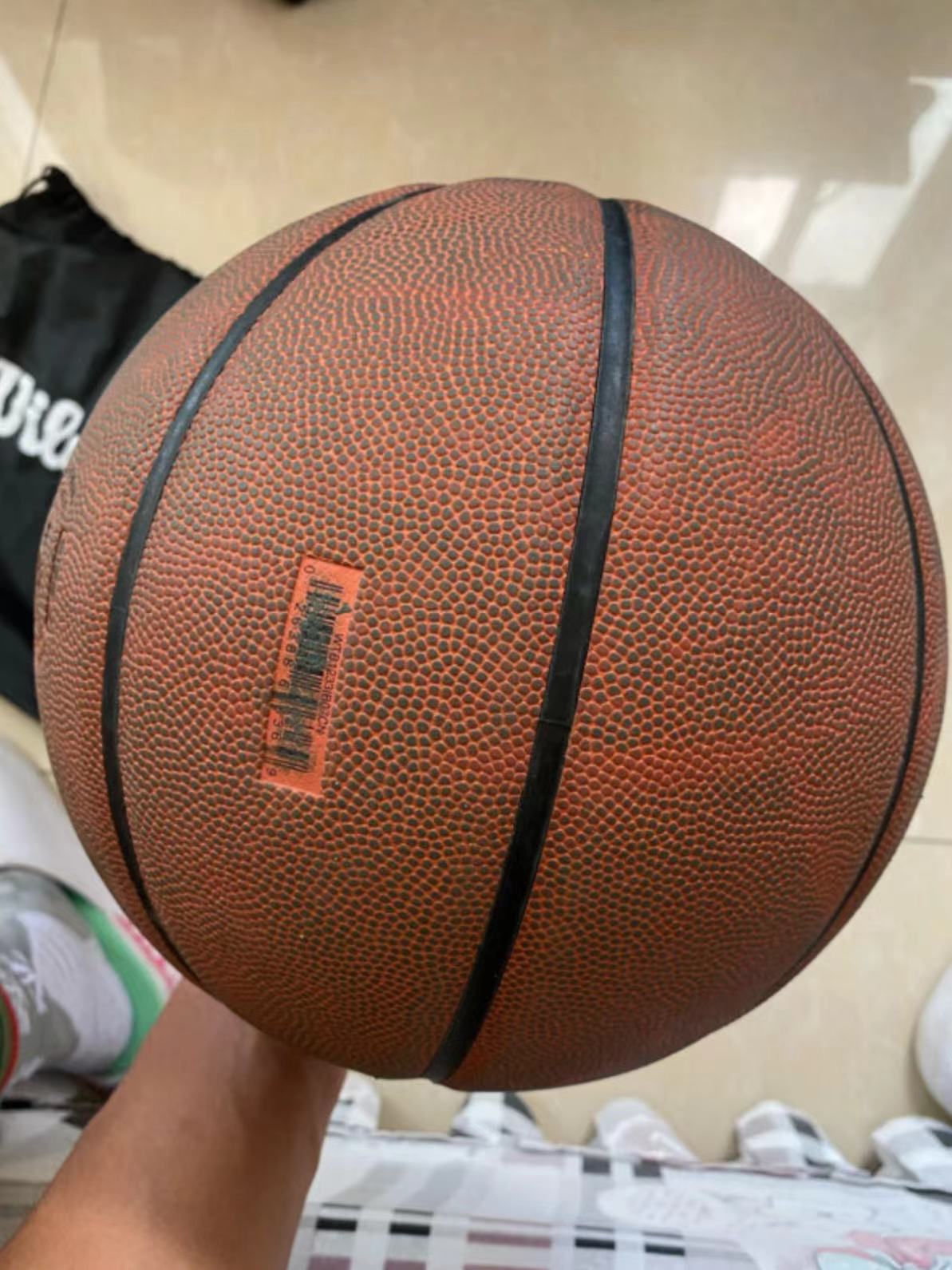 手感很不错的一款篮球