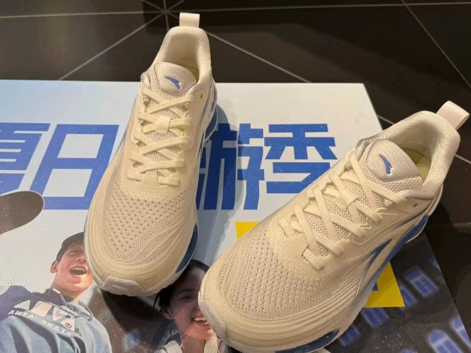 很专业颜值很高的跑步鞋！