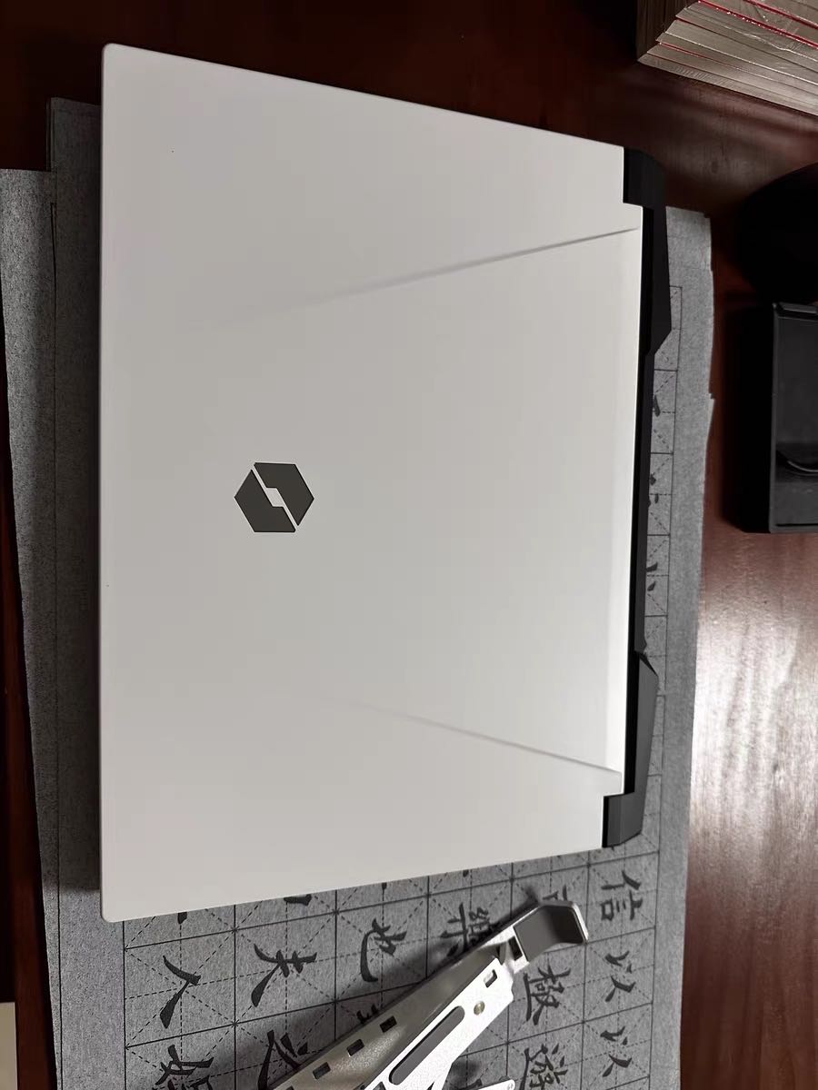 游戏战场新霸主，高性能燃爆你的视界！