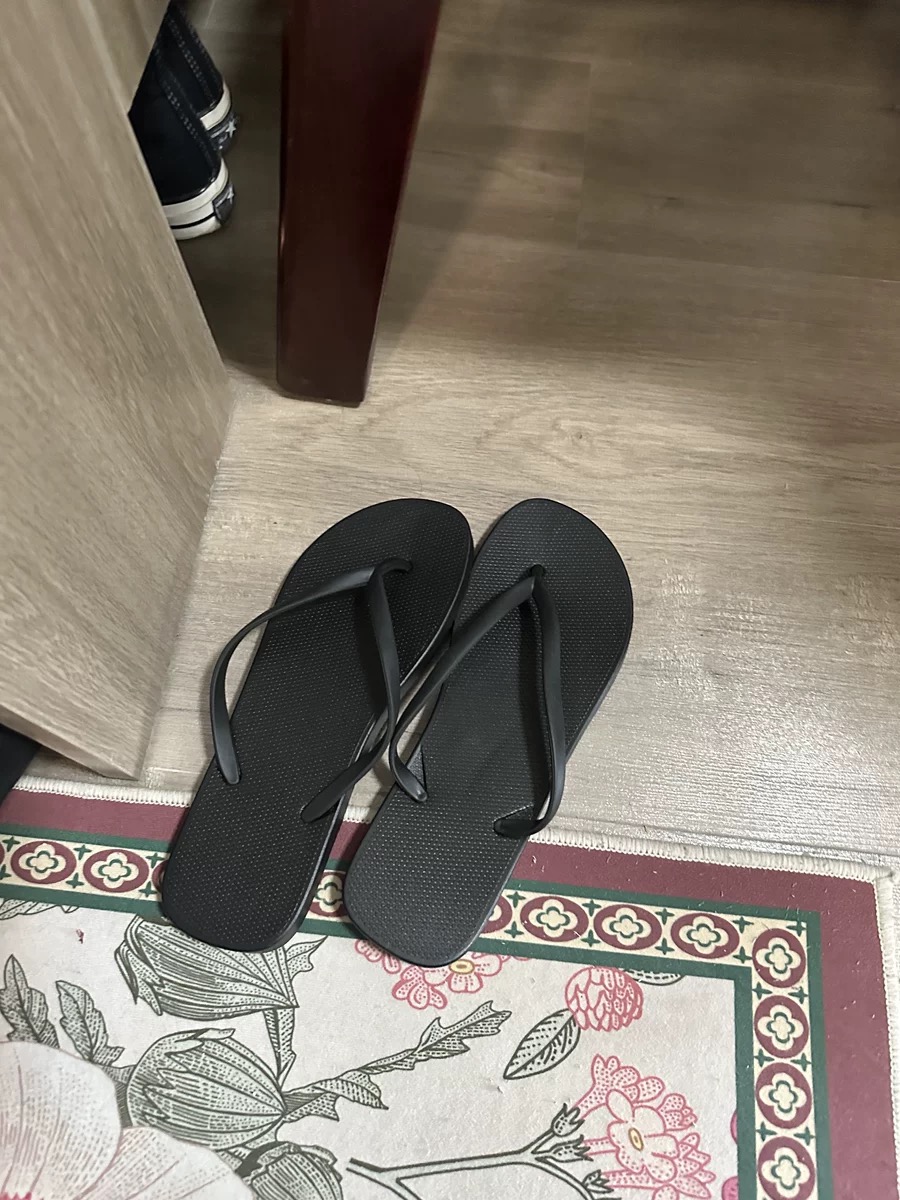夏日必备、裸感夹脚人字拖来了