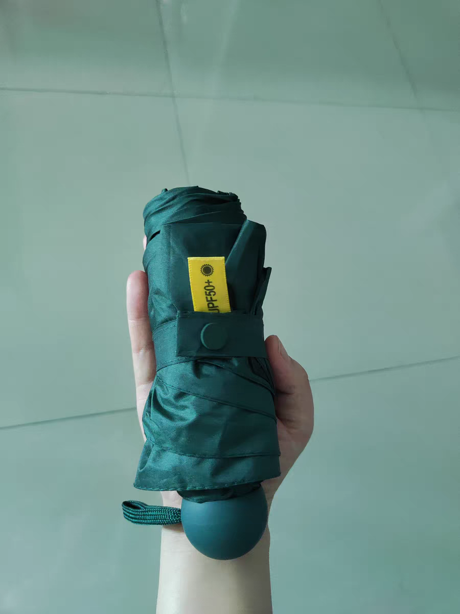 喜欢深色的☂
