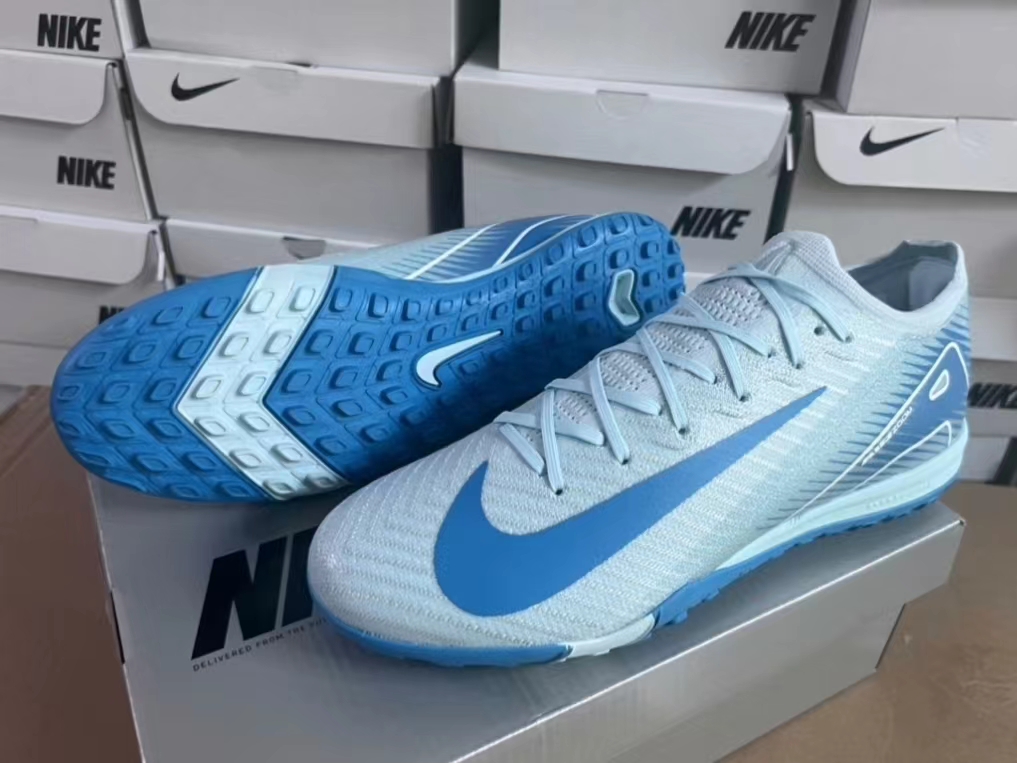 足球鞋分享一款防滑耐磨的足球鞋！