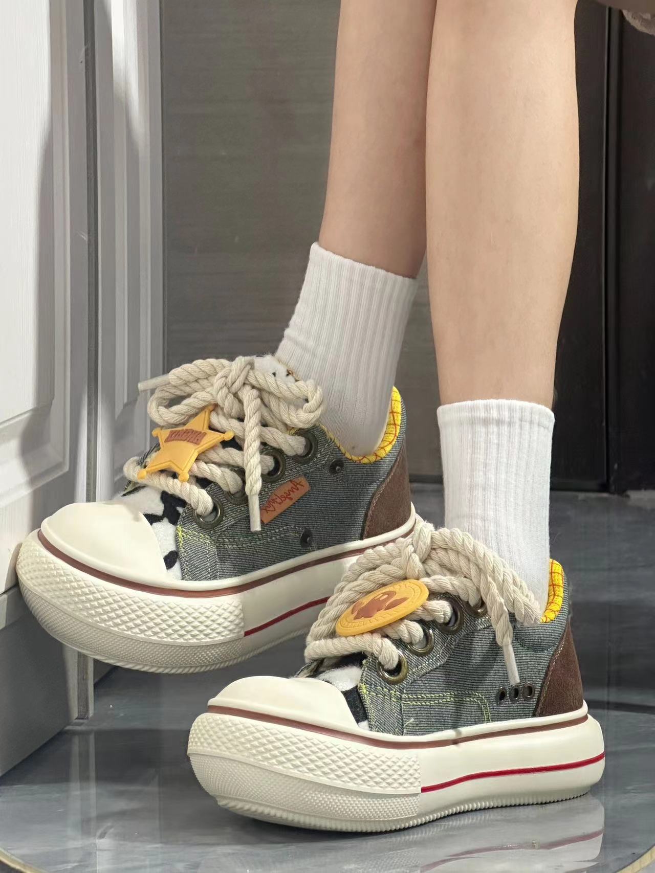 这双胡迪大头鞋丑萌丑萌的！