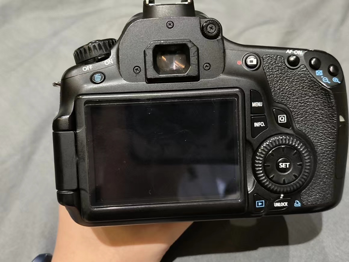 家人们！！佳能 EOS 60D非常好上手📷这太简单了！！！！