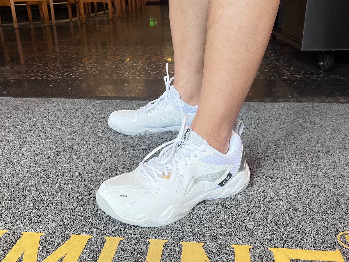 绝不能错过的实用羽毛球鞋