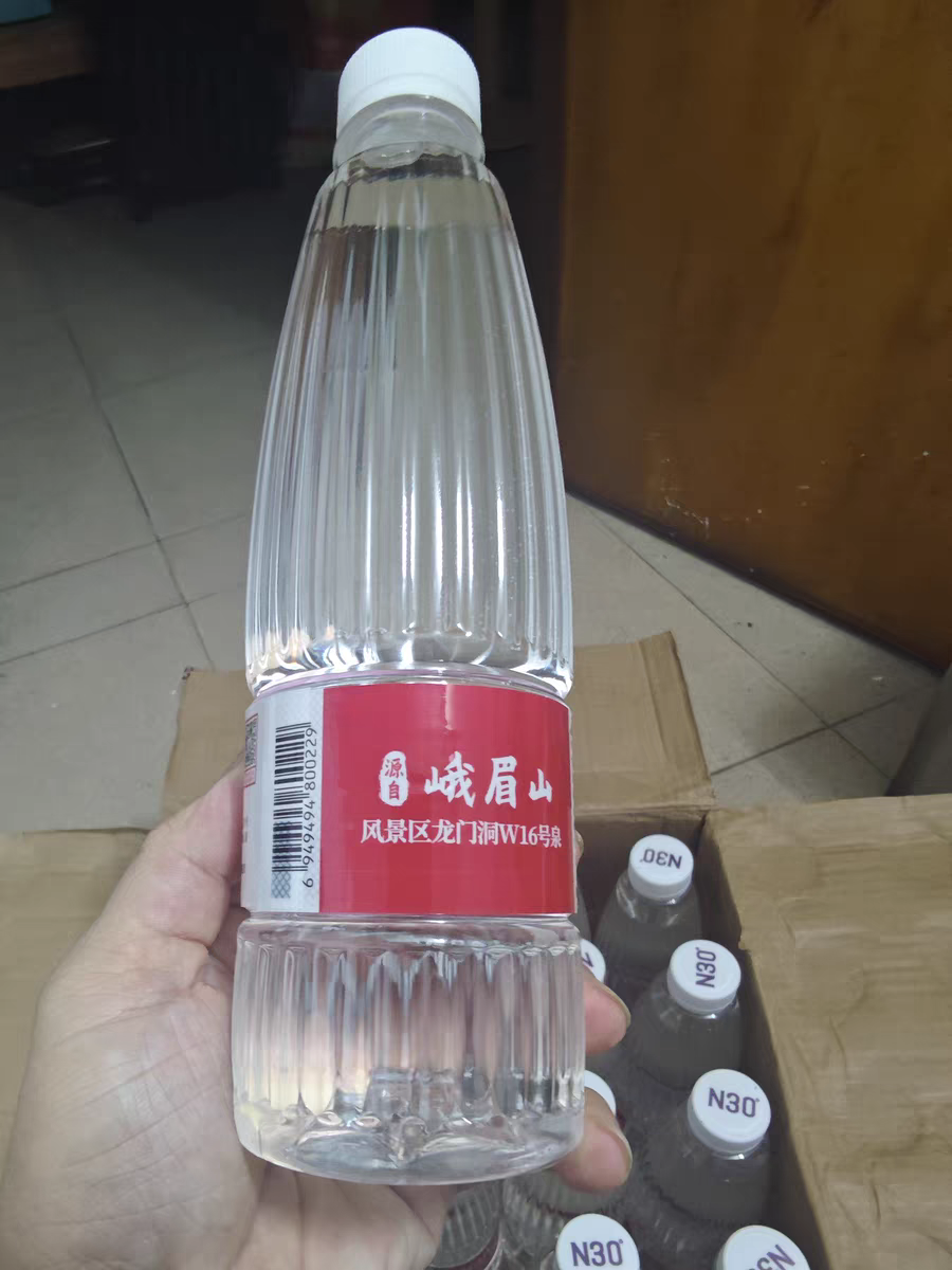 快来看看呀，N30天然含锶矿泉水也加入内卷啦💖