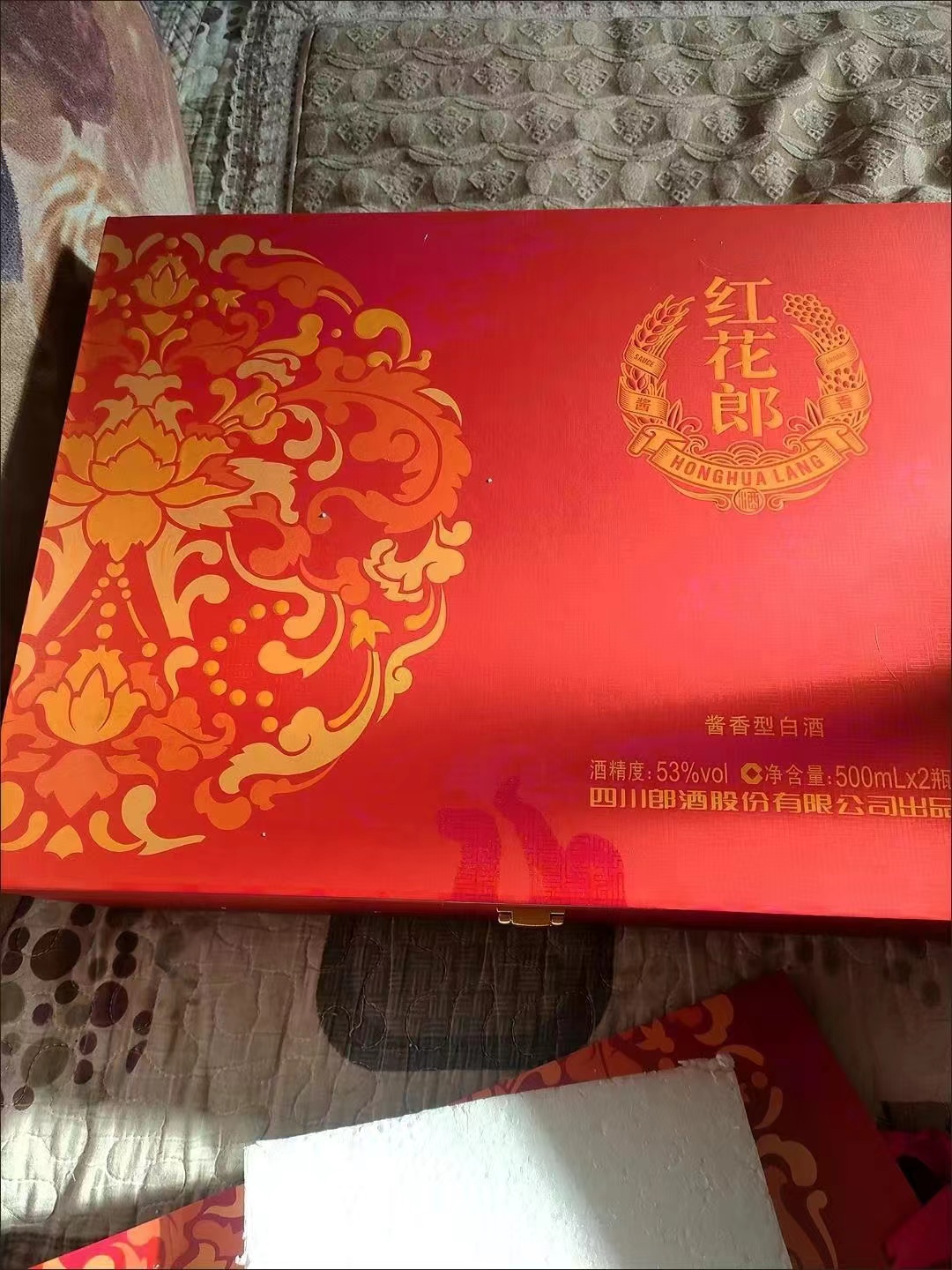 包装大气上档次简直是送礼必备的一款白酒