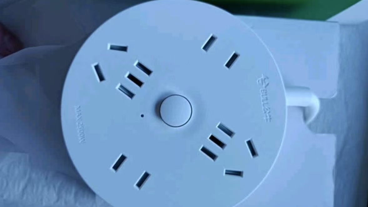 这款插座简直是性价比拉满，外观简约安全性高