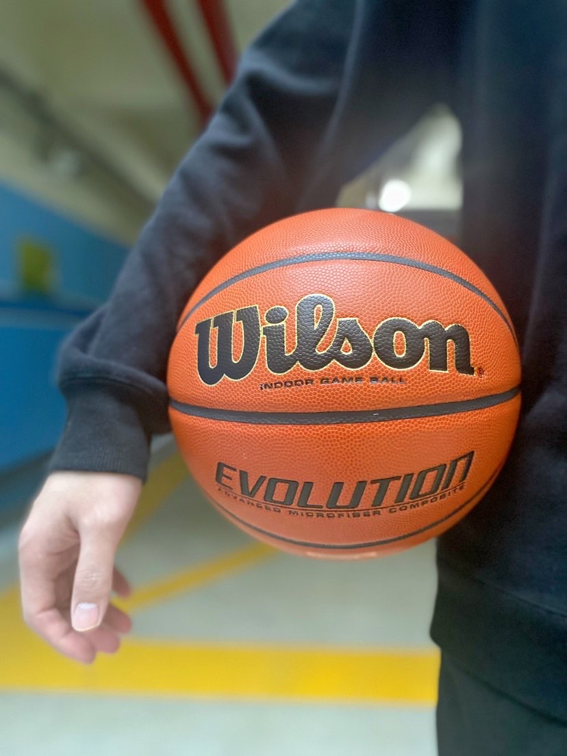 下雨天☔️也要坚持练球呀🏀🏀
