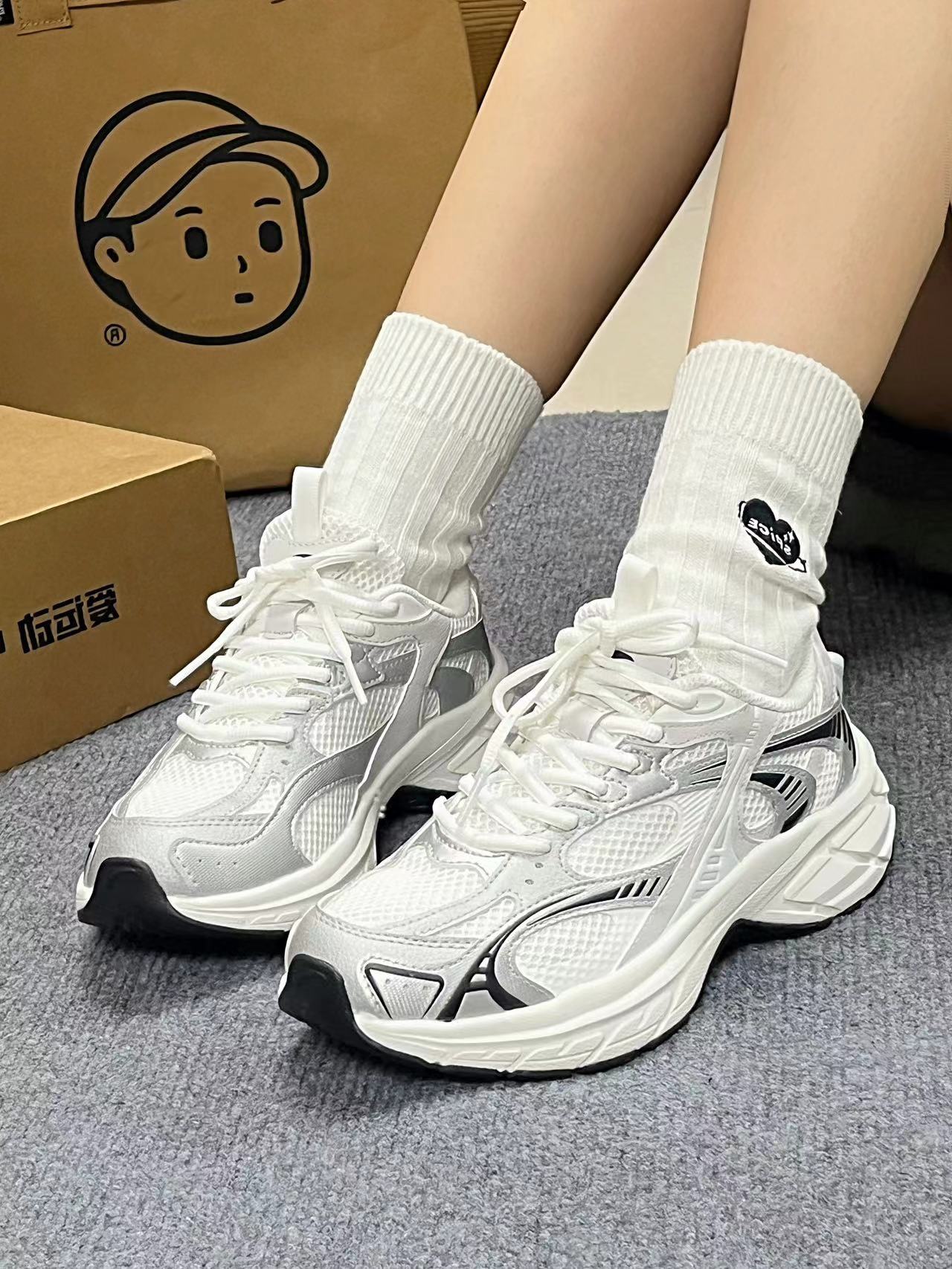 📦安踏at2002!!千禧复古跑鞋上脚好软啊😭！