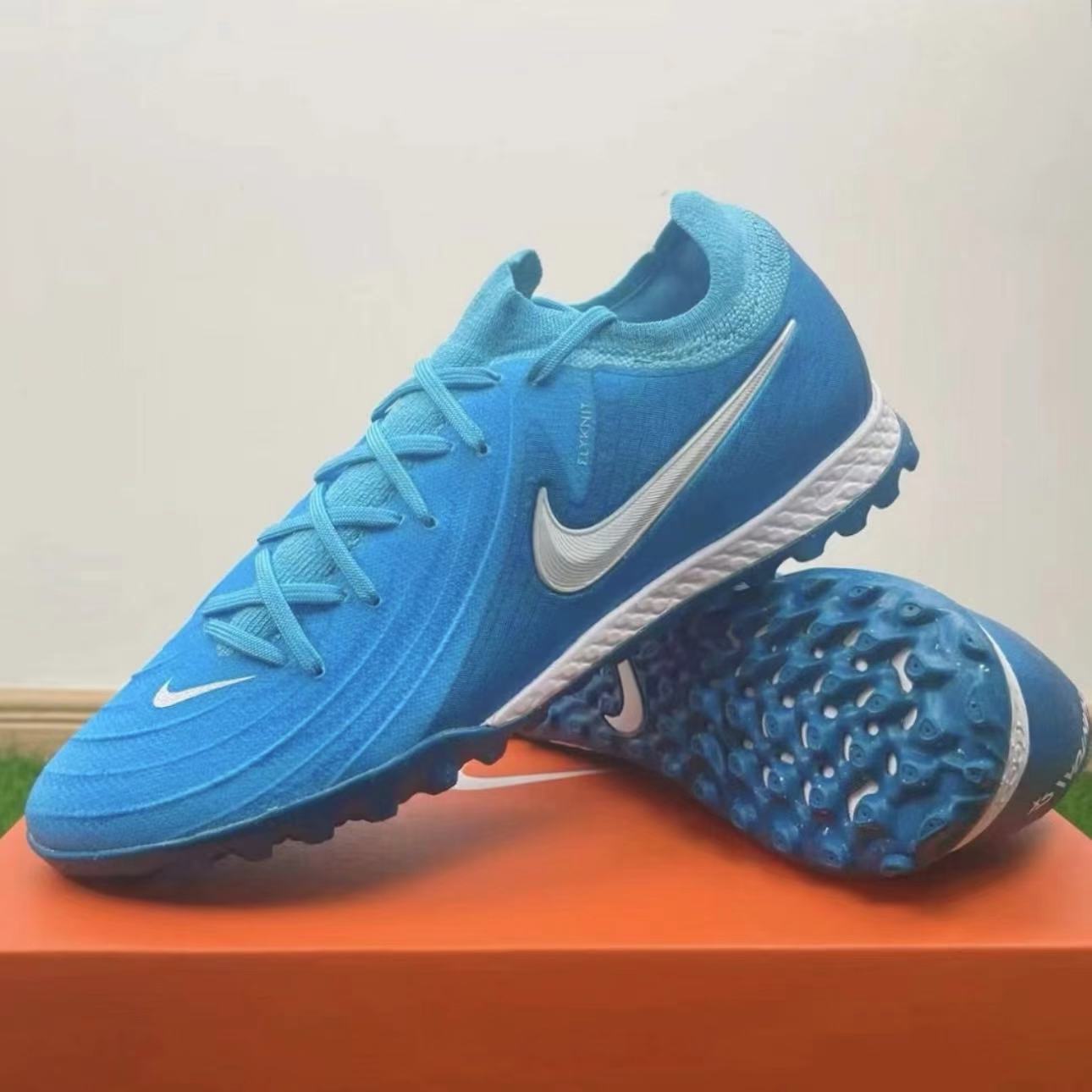 细节满满的高颜值足球鞋