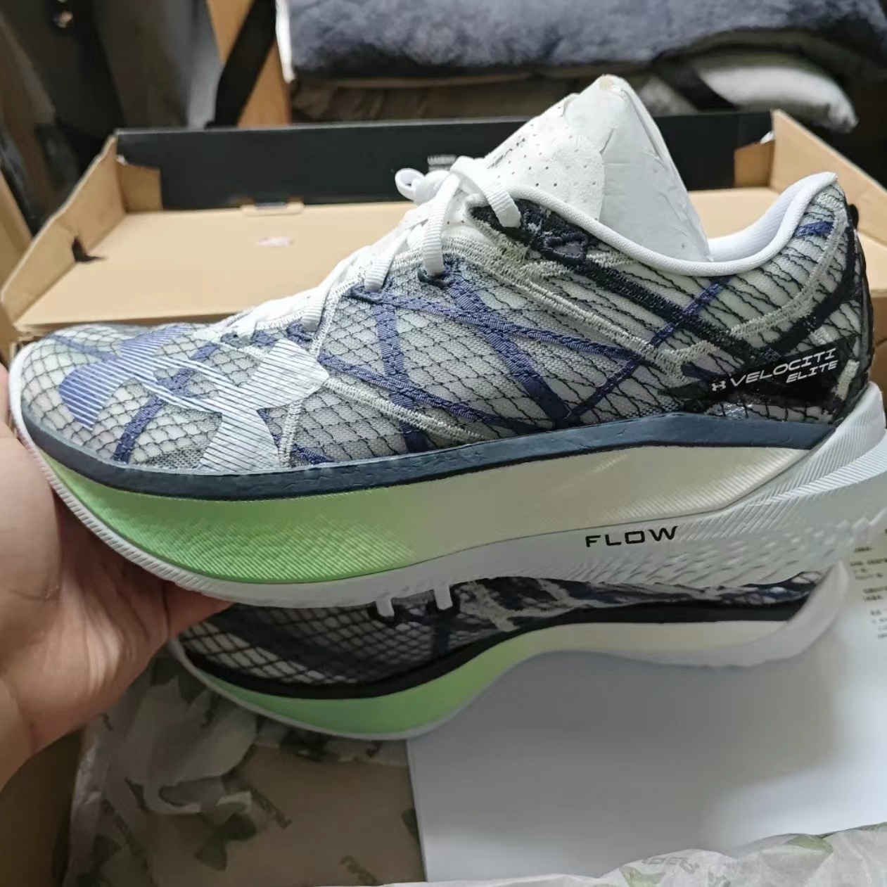 实战性能很高的轻巧跑鞋