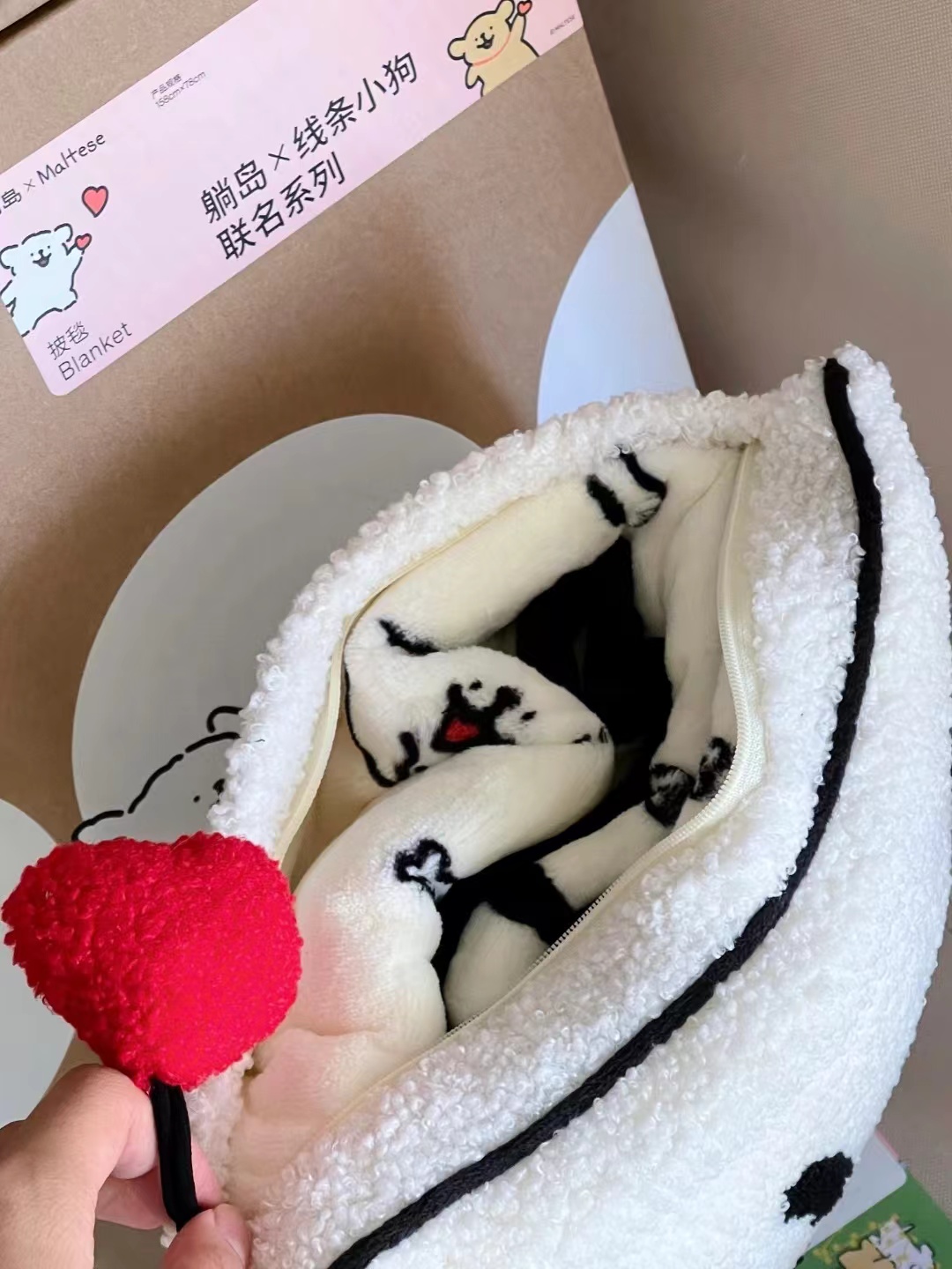 拜托！！完全拒绝不了满是线条小狗的毯子哇！