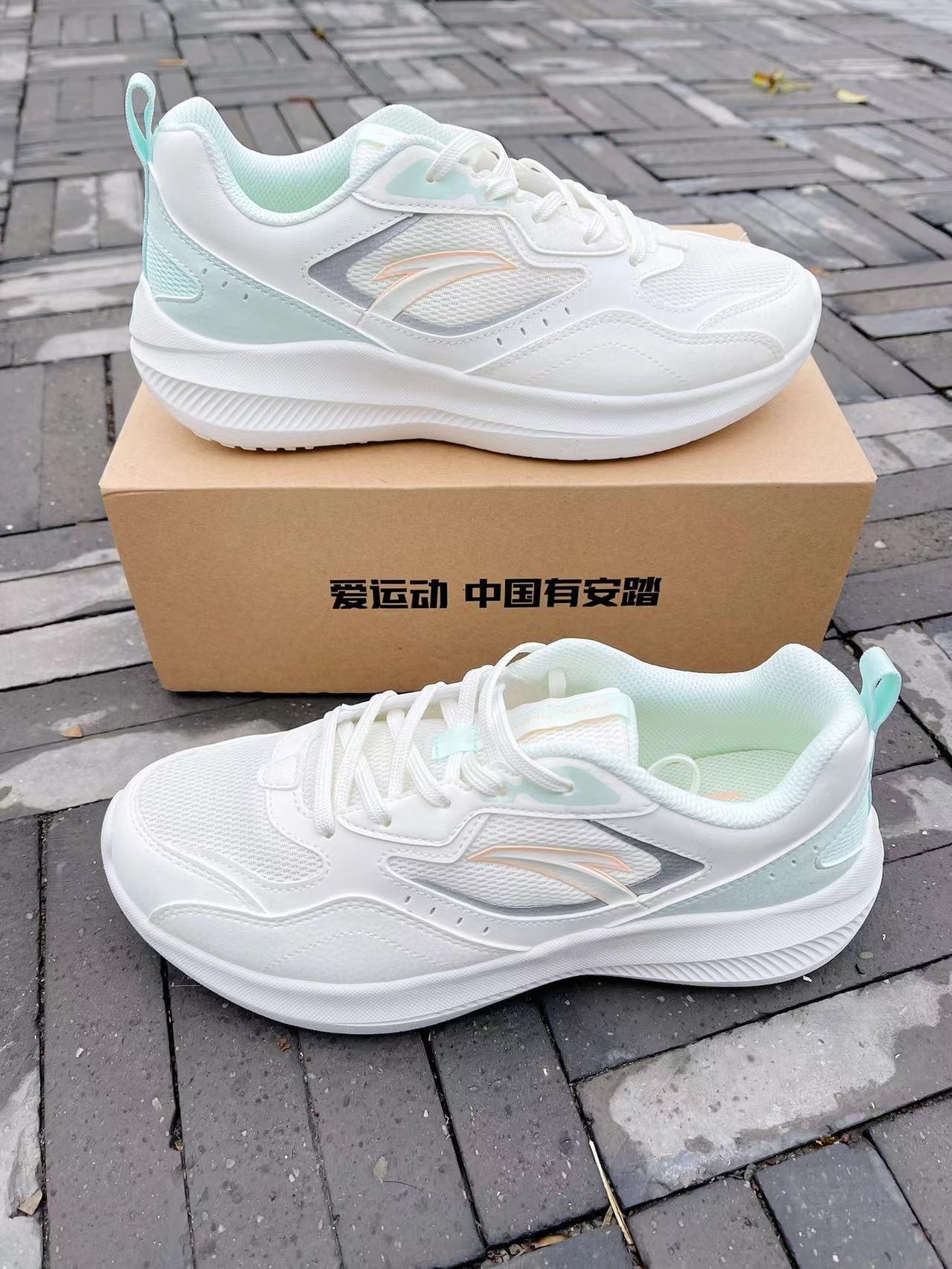 1百多就能拿下的清新风超轻跑步鞋不香嘛❗️❓