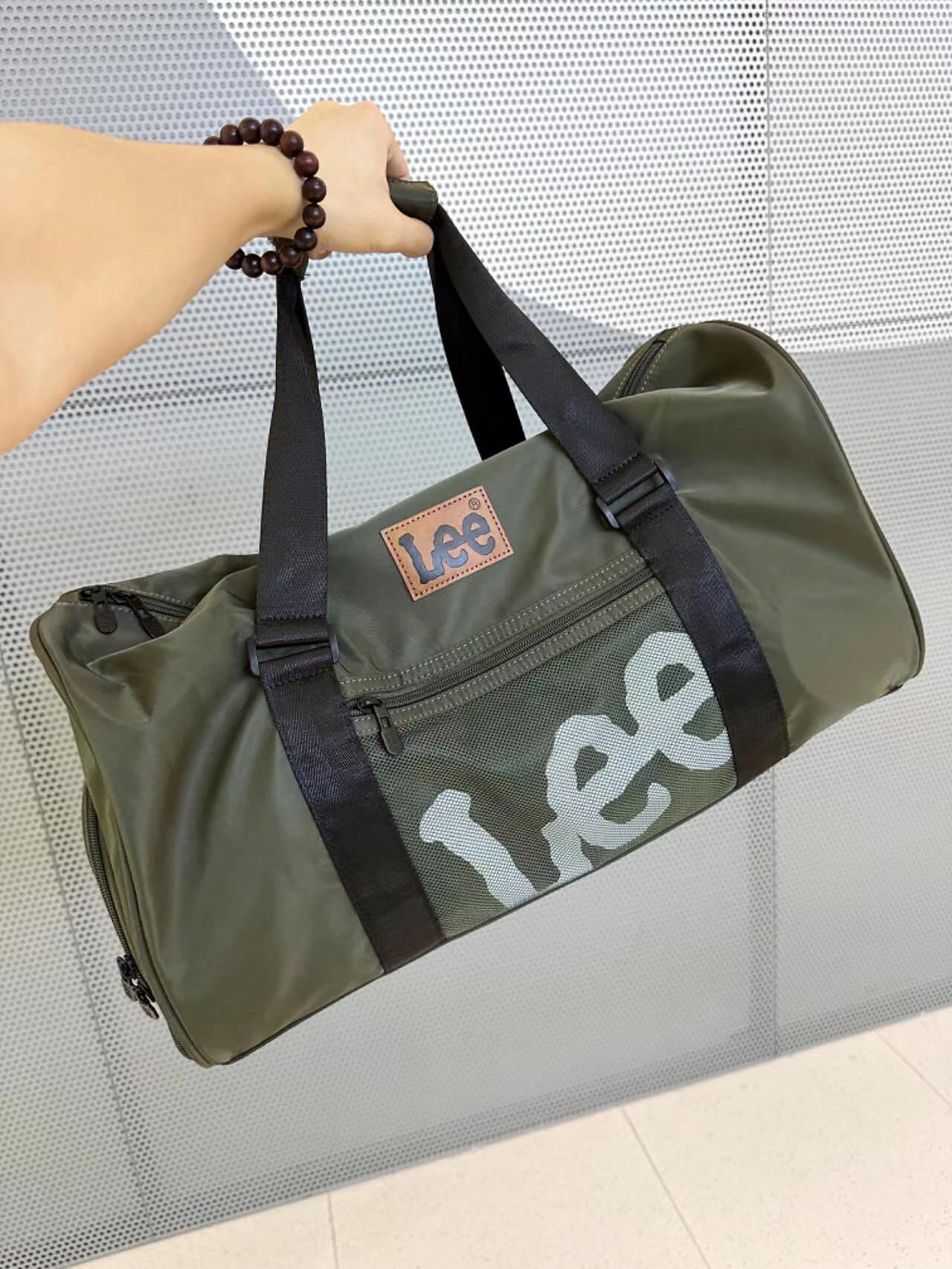 现在年轻人都爱背这个通勤健身包