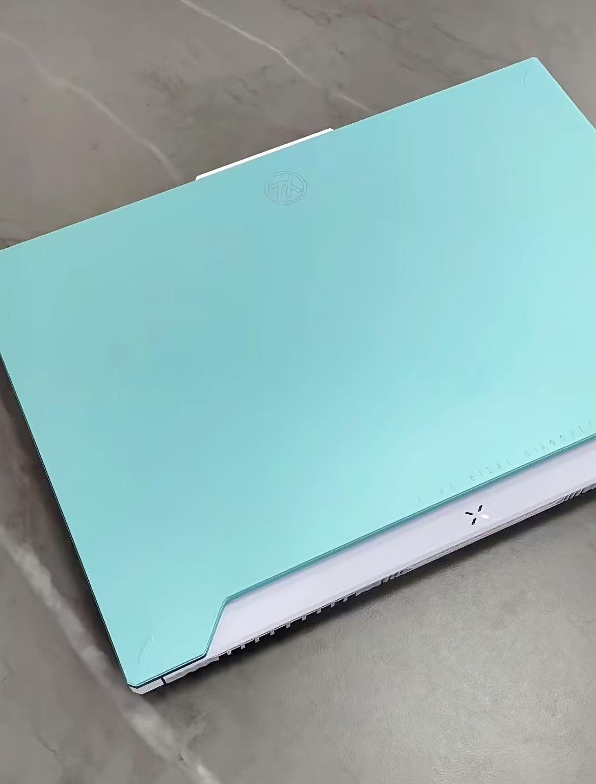 💻新电脑到了 颜控表示很满意