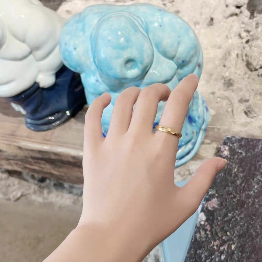 可是素圈戒指真的好好看啊