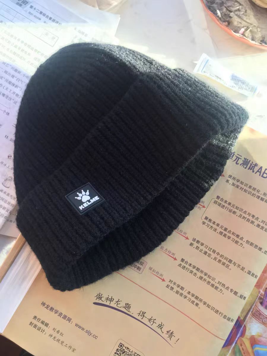 戴着不仅舒服还保暖，颜值也高