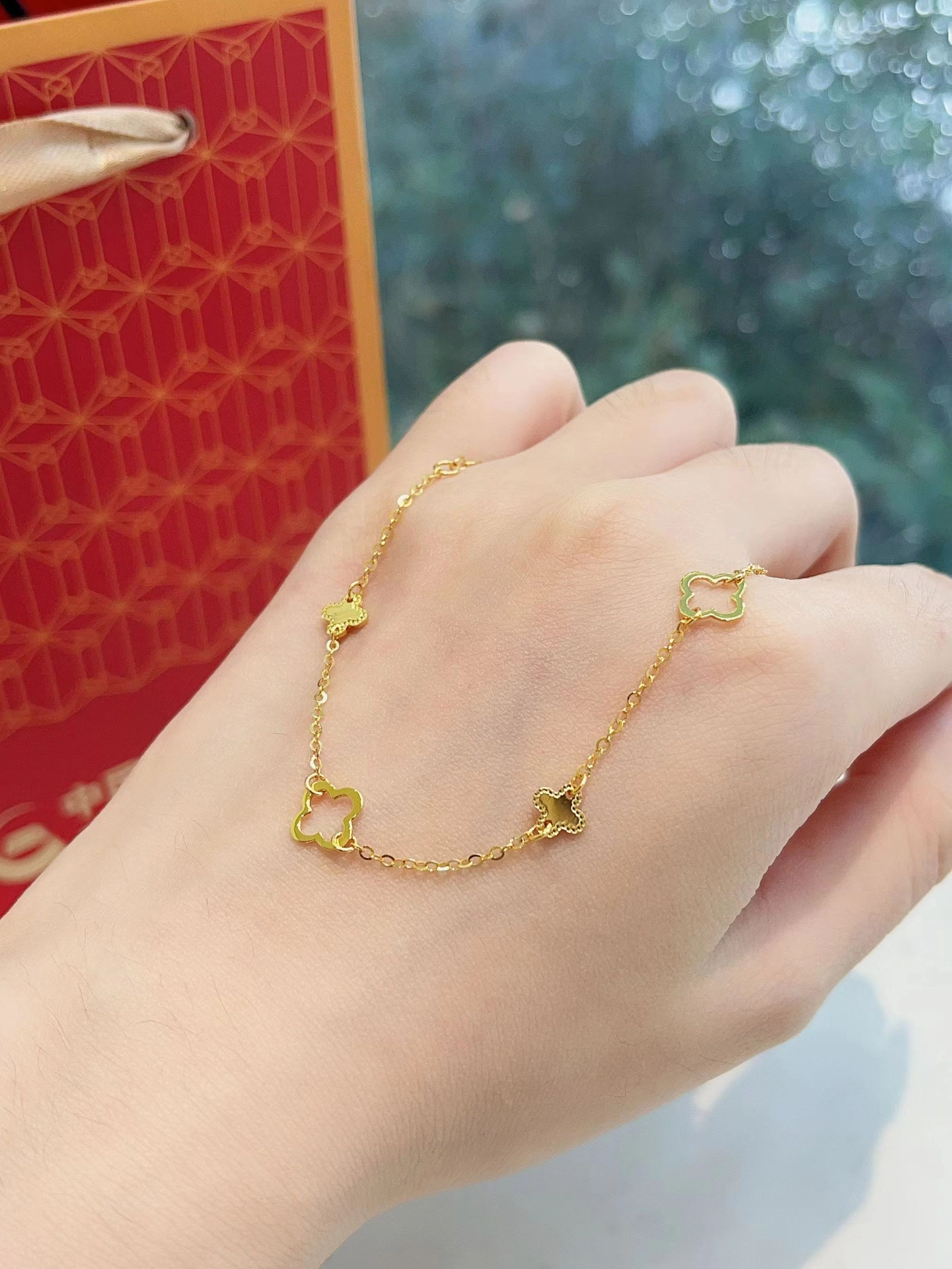 妈妈以为很贵的黄金四叶草手链