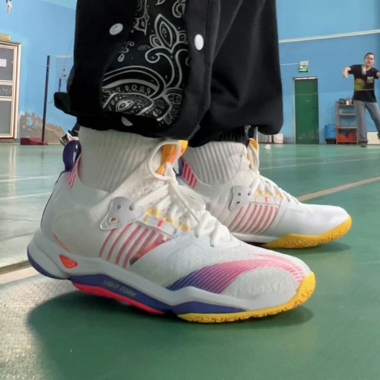 性价比很高的宝藏羽毛球鞋