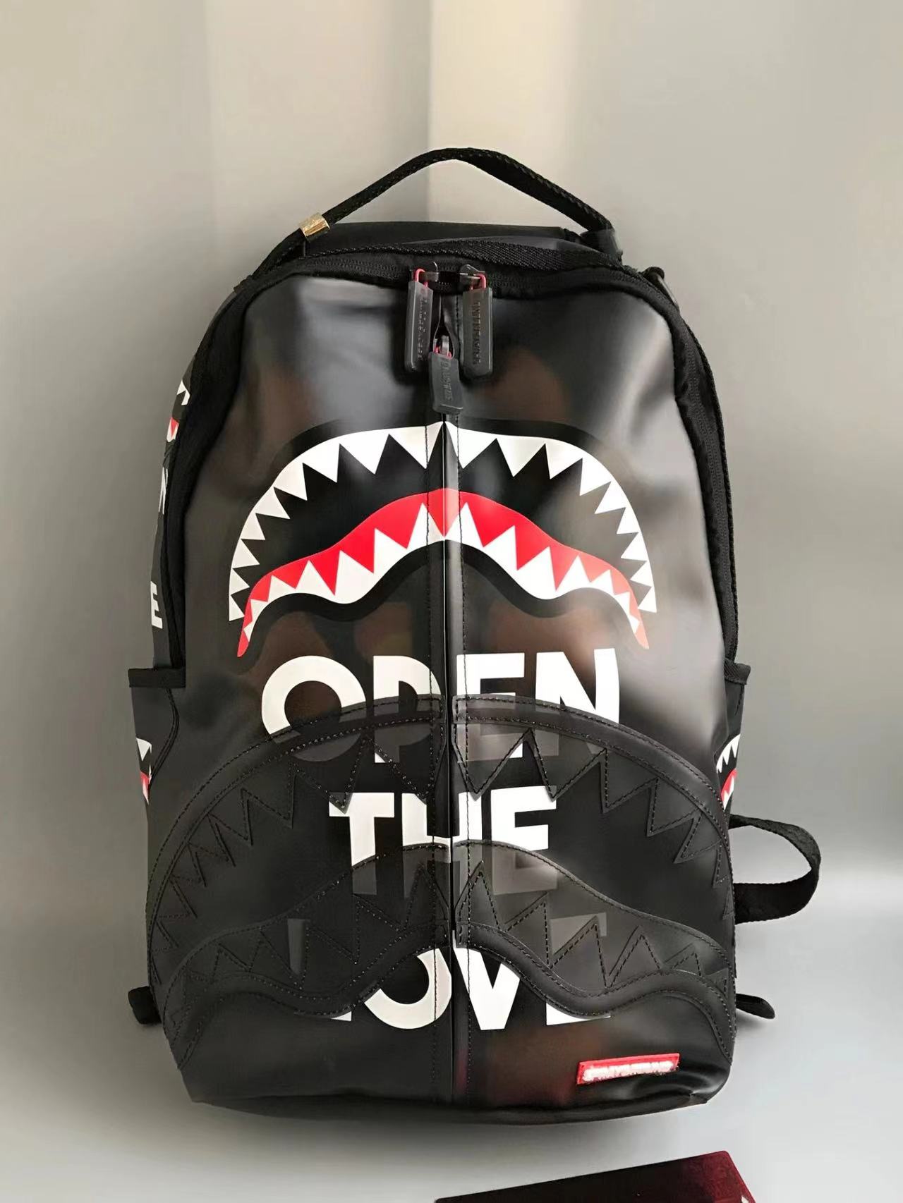谁不想拥有一个大容量的鲨鱼🦈包包！