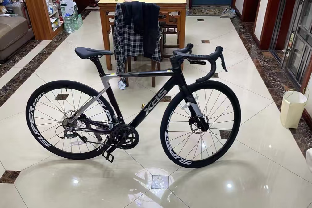 强推，性价比很不错的一款公路车