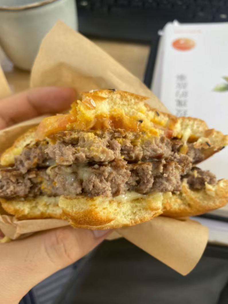 没有哪个人能拒绝的了麦辣鸡腿堡