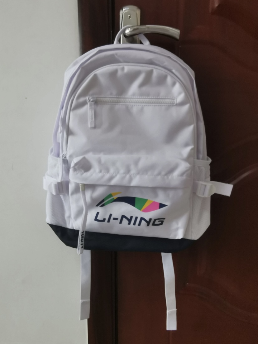 🎒清新百搭 ～ 彩色logo点缀💡实在是拿捏住了 