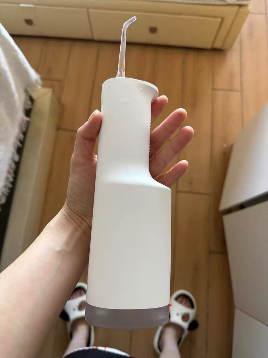 一眼心动，有被这款冲牙器的颜值惊艳到