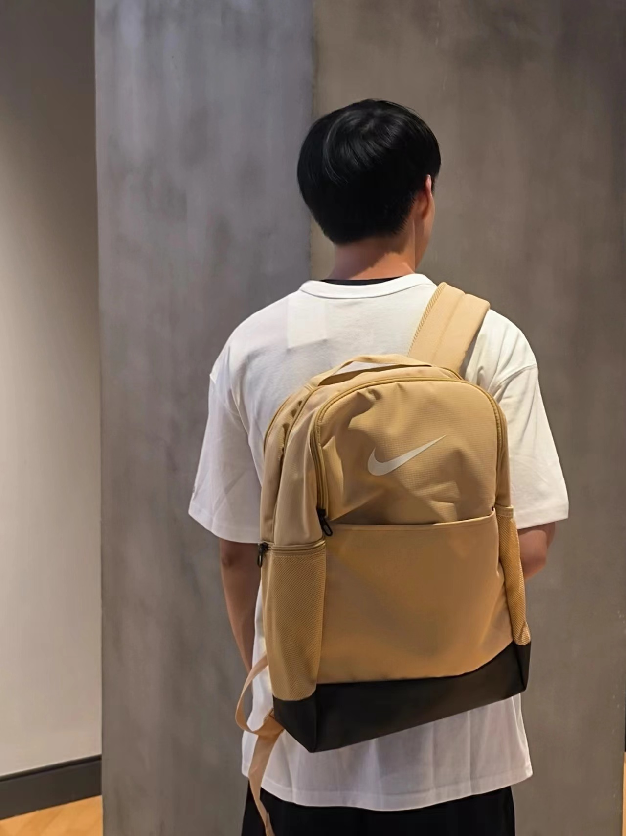 日常通勤双肩背包，方便实用💓