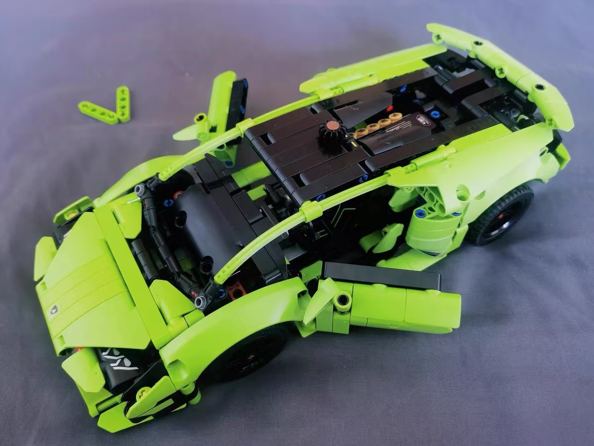 没有哪个男生能拒绝的了这款乐高模型