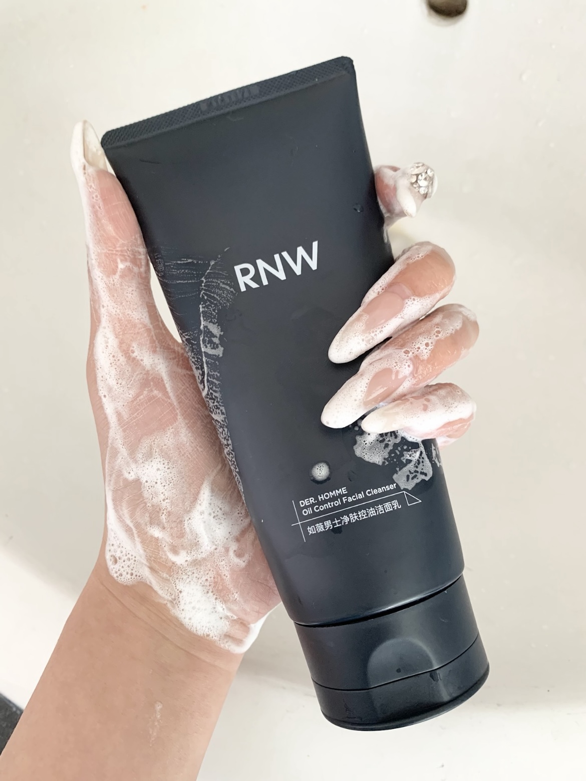 让男友爱上清洁的秘密｜RNW 🚹洗面奶～ 