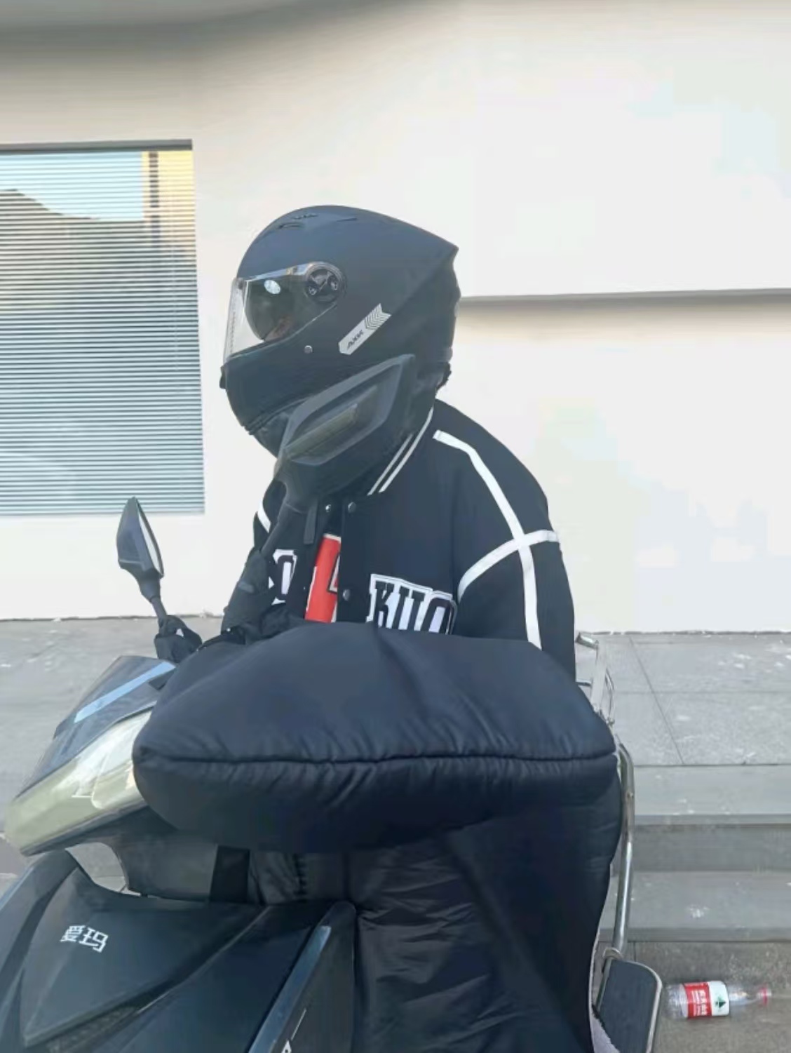 骑小电驴不怕冻头了