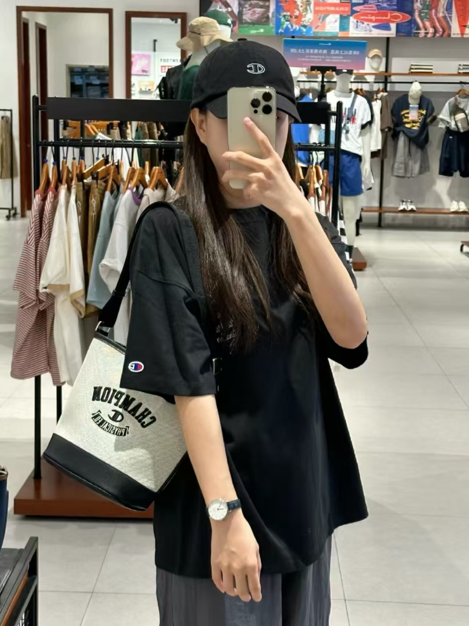 🌟🎒 冠军风采，轻松驾驭每一刻！ 🎒🌟