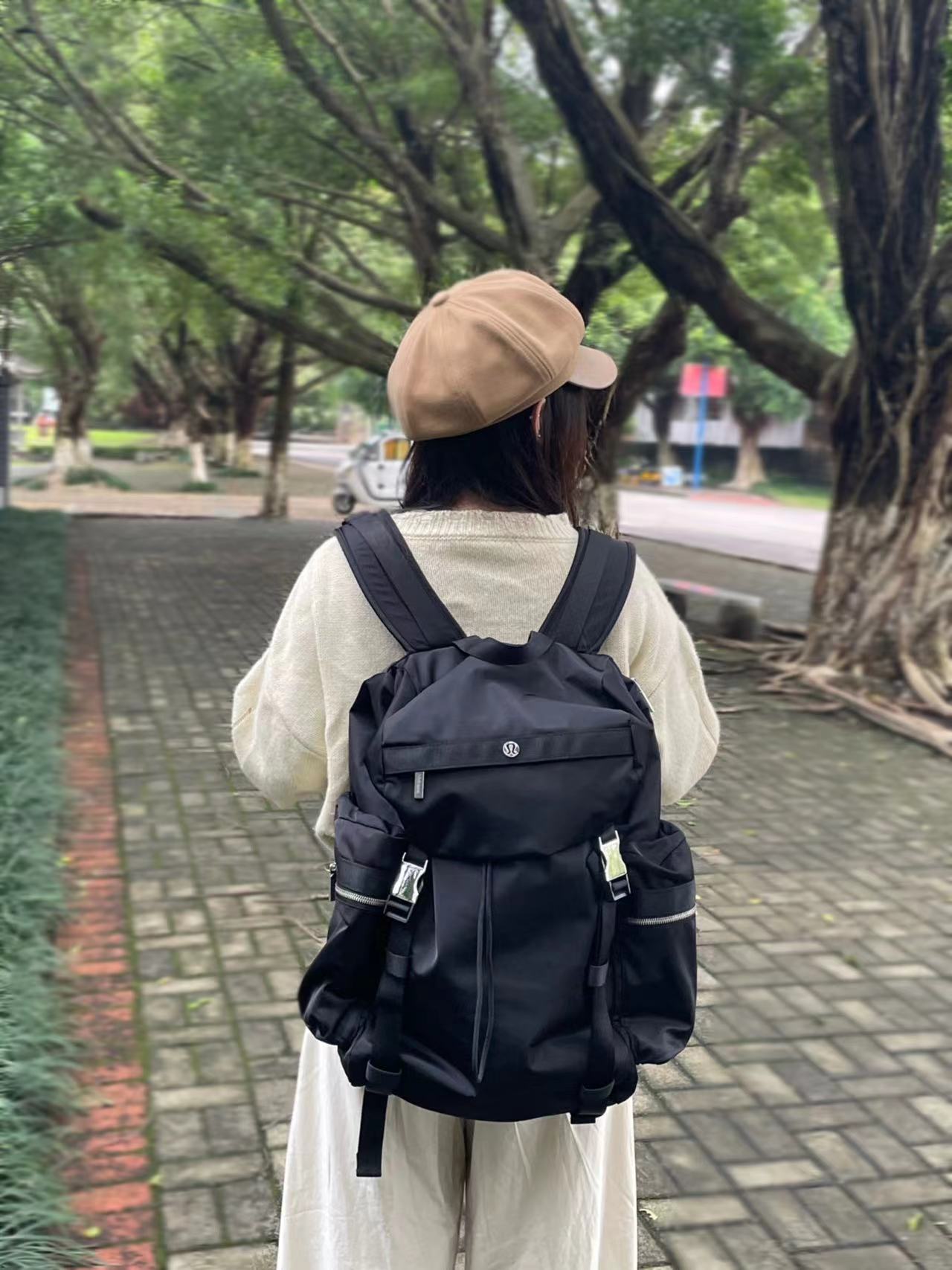 谁能不爱这个宝藏双肩包呢🎒