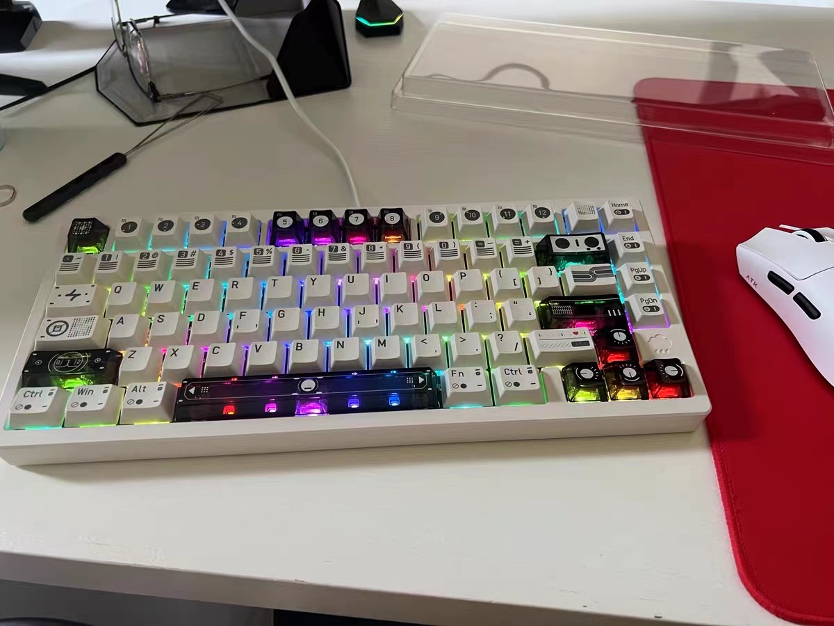 颜值在线的机械键盘