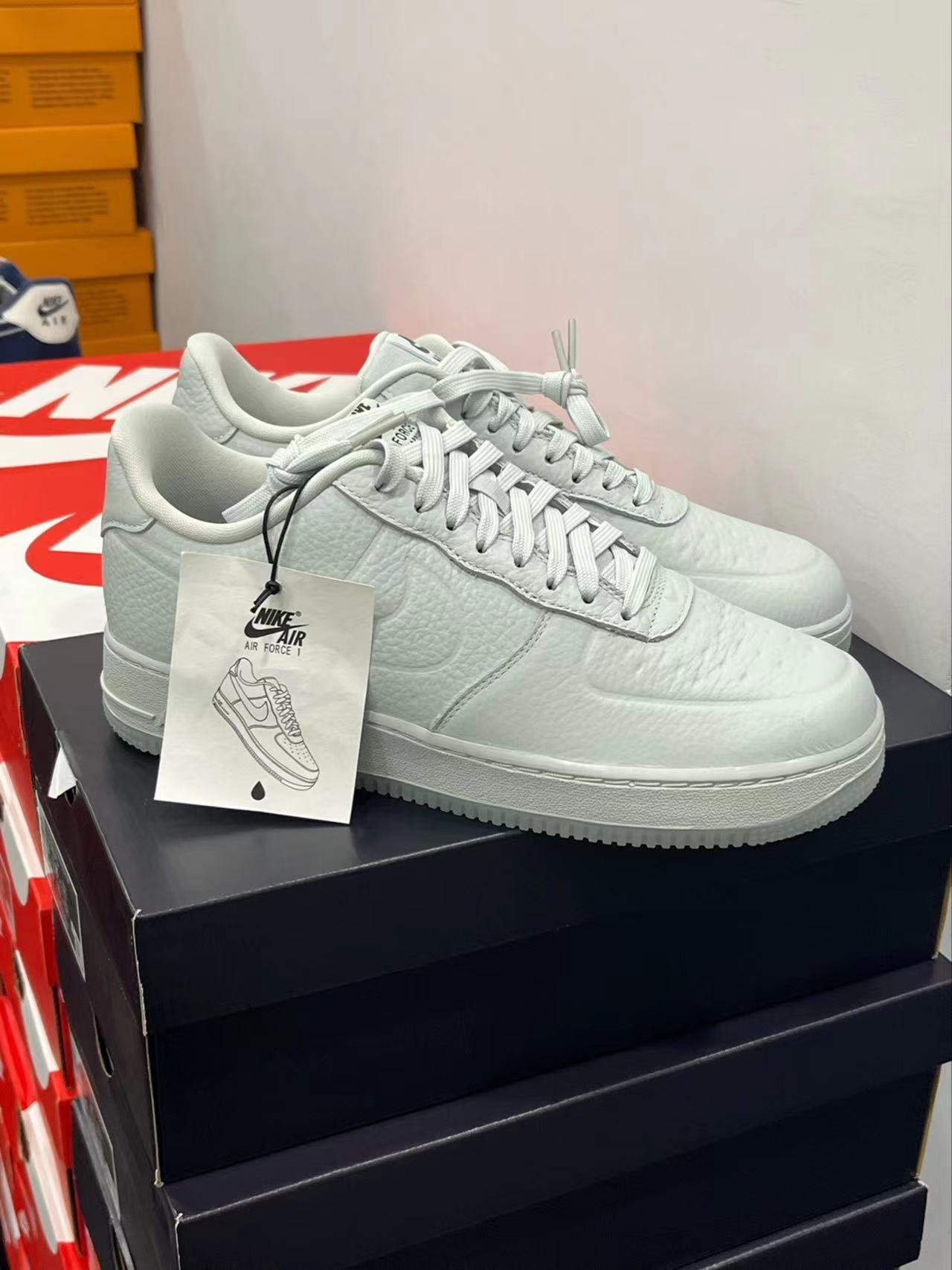 防水的浅灰色AF1，鞋款必入时尚好鞋～
