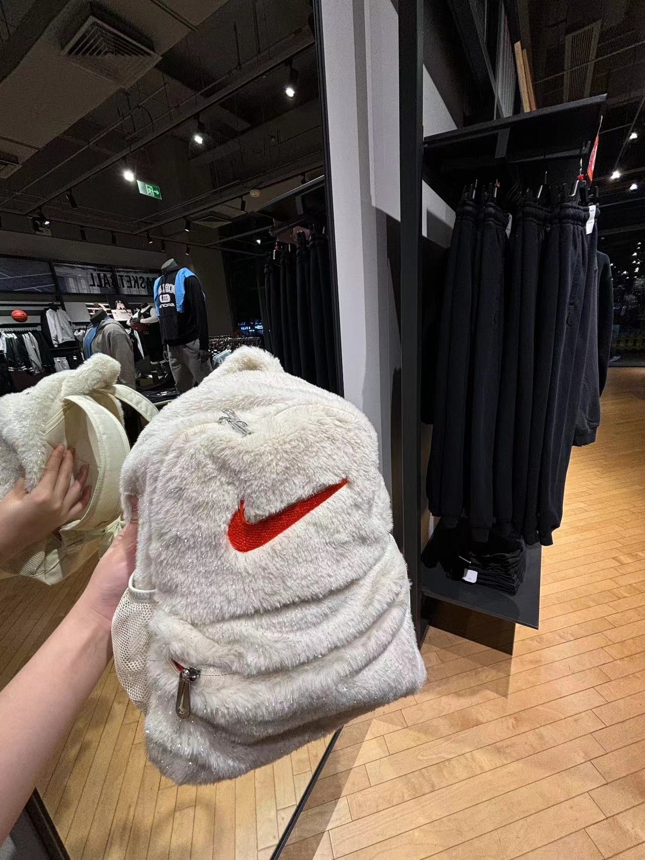 🆘🤍一眼心动‼️Nike小奶包