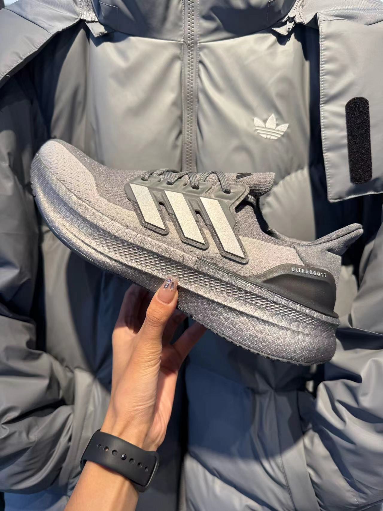 阿迪银色跑鞋👟我有话要说🙋